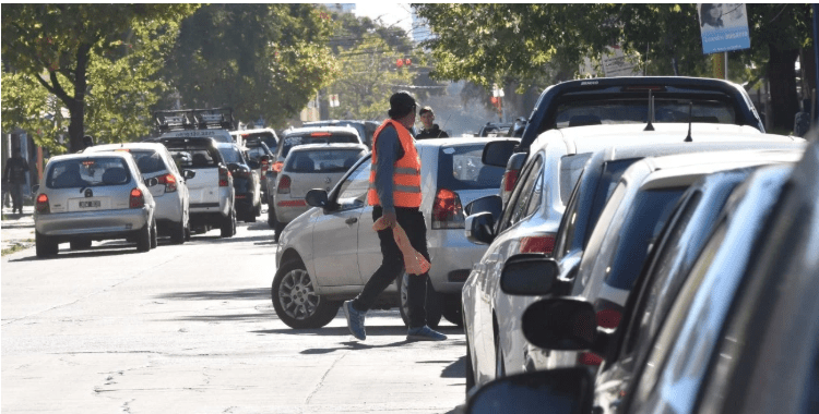 Santa Fe debatirá la prohibición de cuidacoches en una reunión clave en la&nbsp;Legislatura