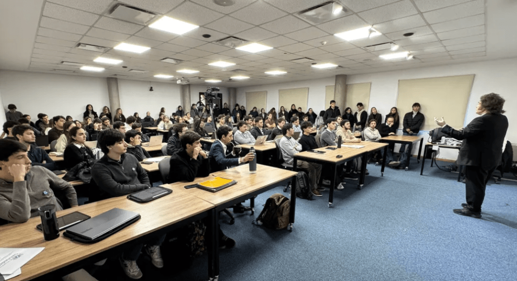 Milei brindó una clase de economía en la Universidad de San&nbsp;Andrés