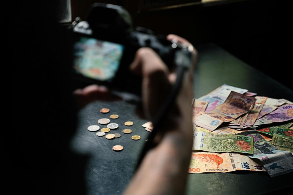 Arriazu alerta sobre apreciación del peso y encarecimiento de&nbsp;Argentina